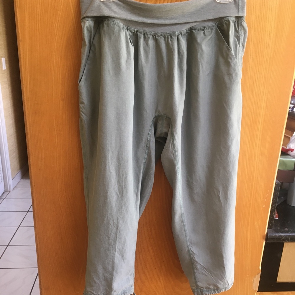 Lululemon Post Power Crop Capri Pants, Tencel, 6